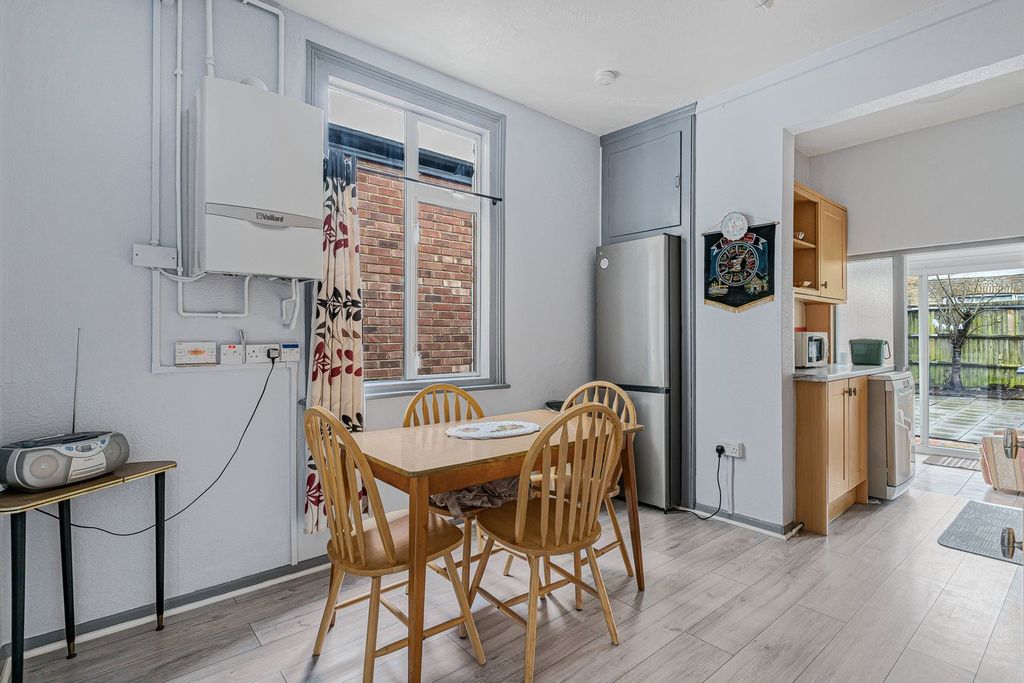 Property photo 3 of 15