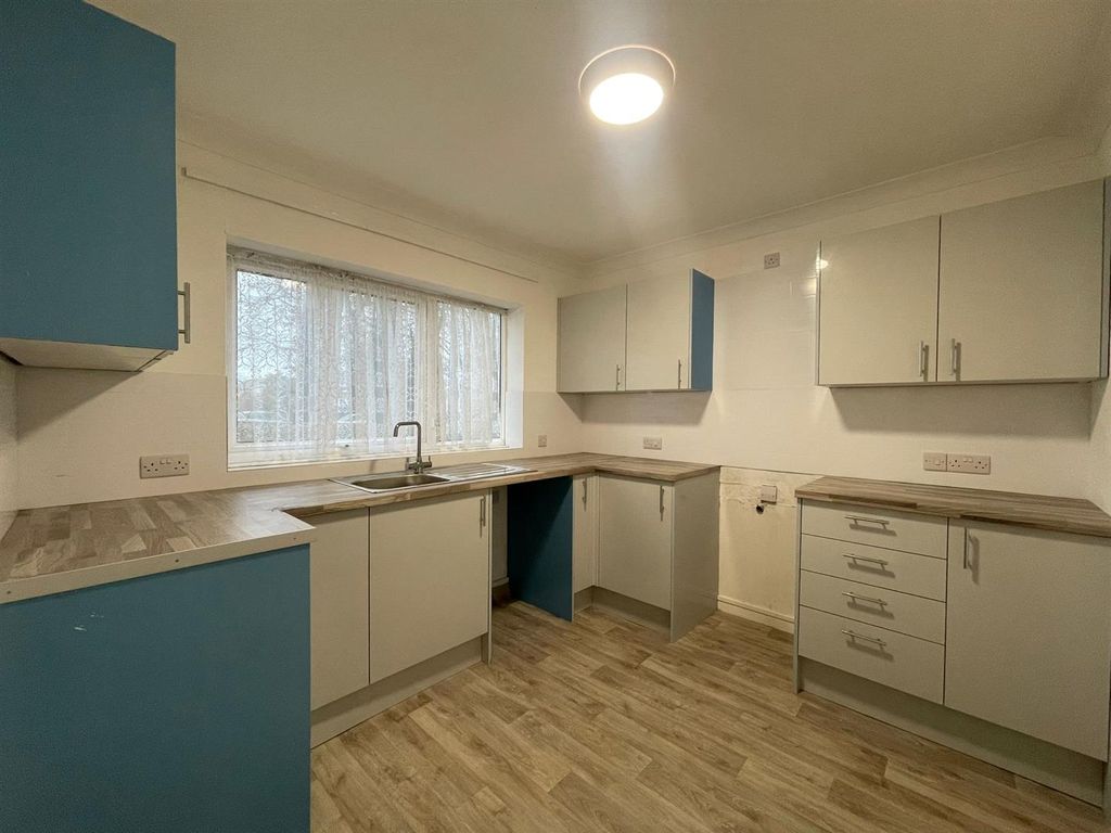 Property photo 3 of 14 Kitchen.Jpeg