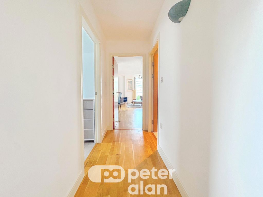 Property photo 2 of 15 Entrance Hall