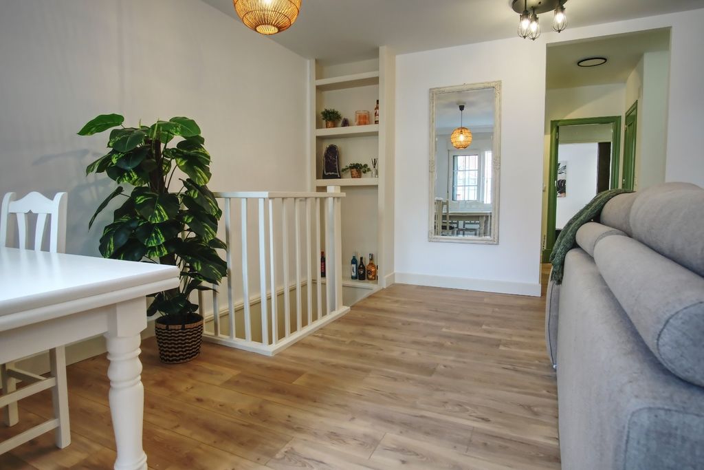 Property photo 3 of 44