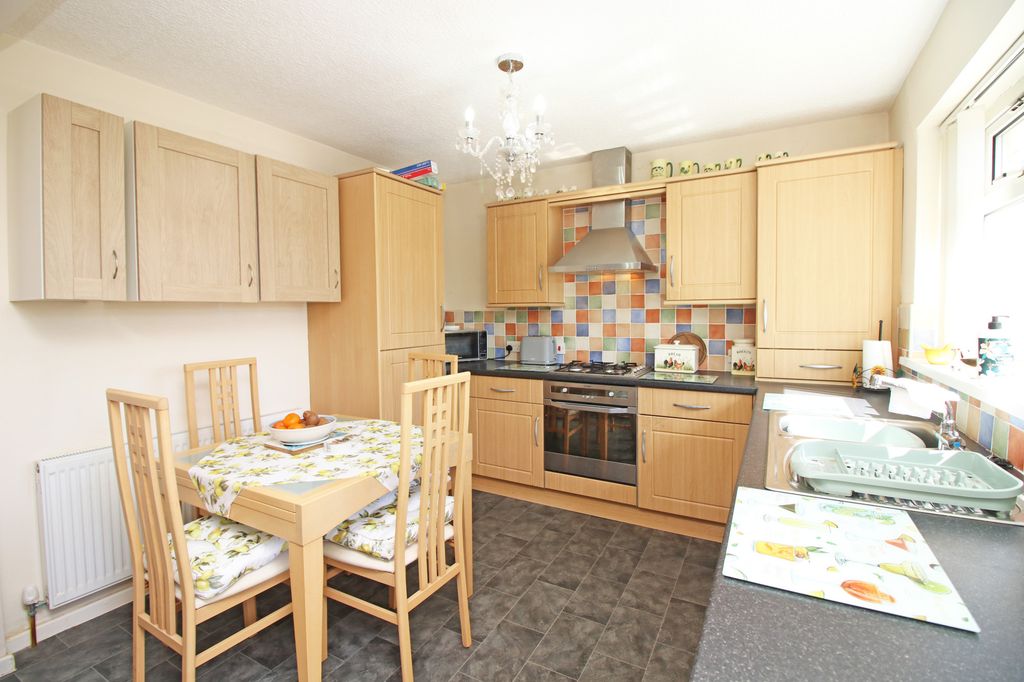 Property photo 2 of 21