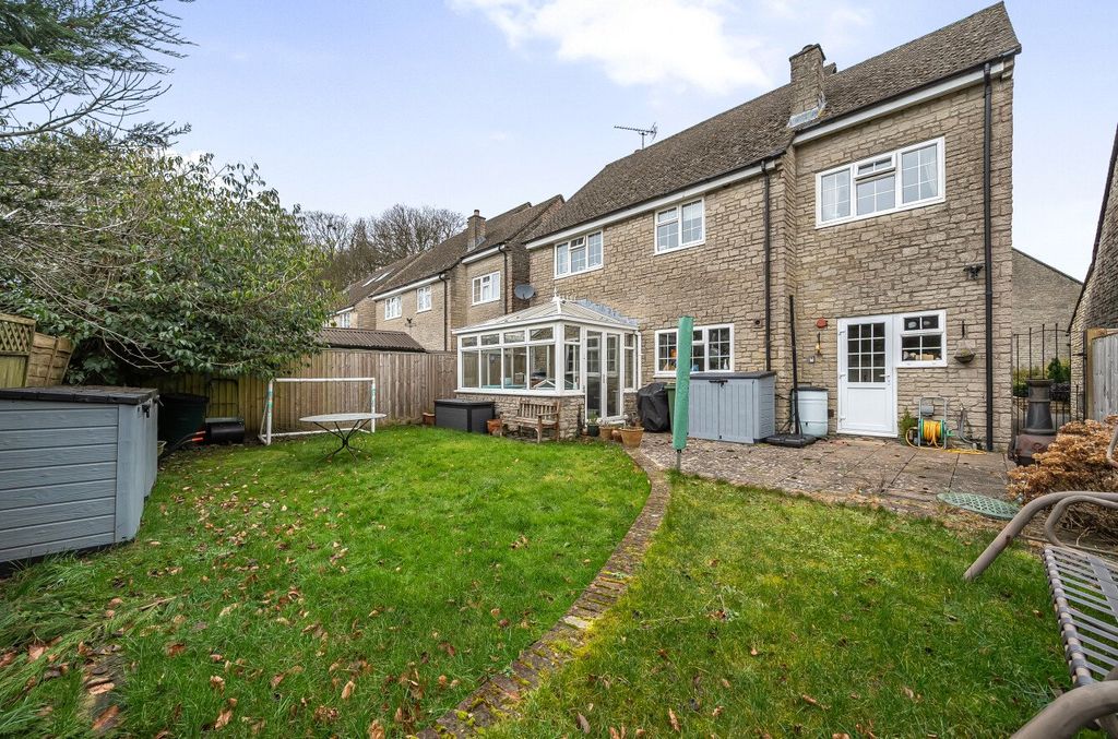Property photo 2 of 22 Picture No. 11