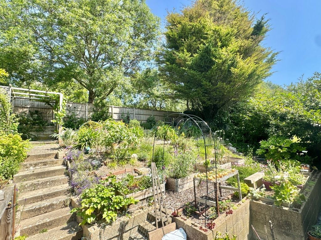 Property photo 2 of 28 Private Garden