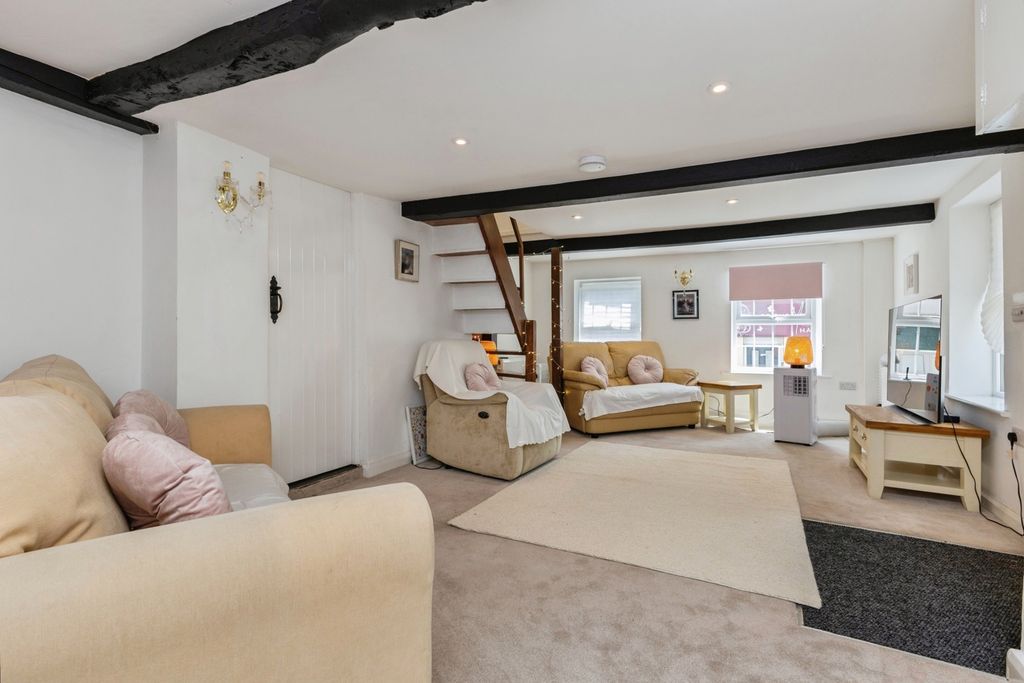 Property photo 3 of 18 Pbox-Img.Jpg