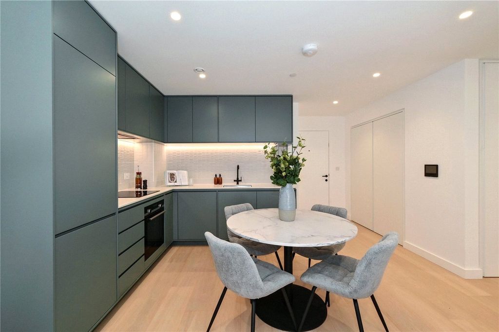 Property photo 3 of 16 Kitchen/Dining Area