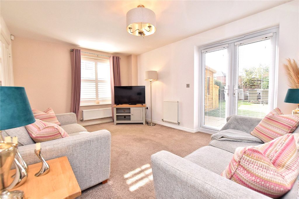 Property photo 3 of 18 Picture 3