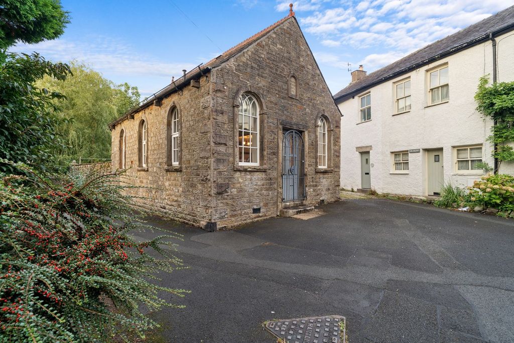 Property photo 1 of 23