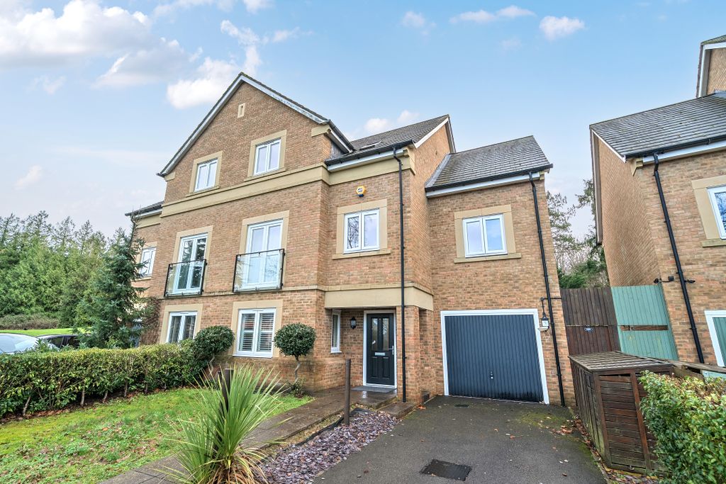 Property photo 1 of 31