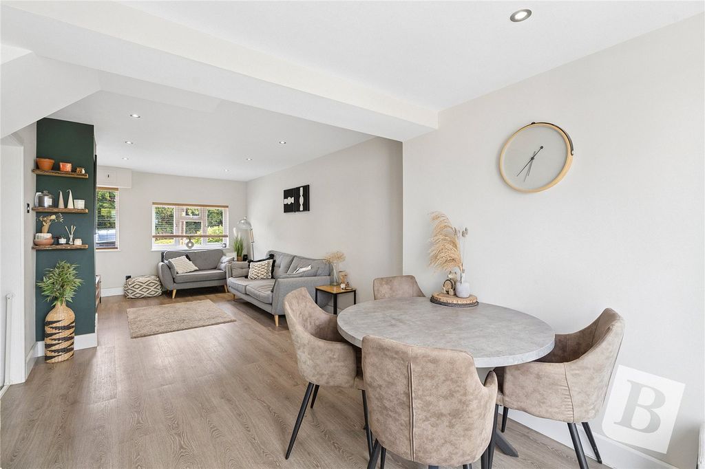 Property photo 3 of 18 Living/Dining Room