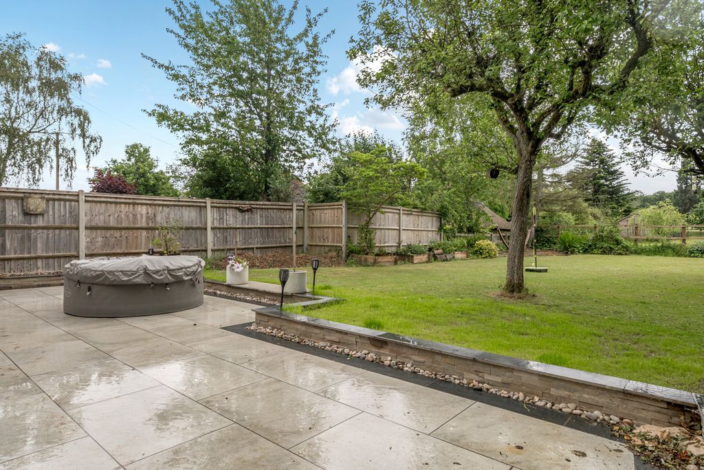 Property photo 2 of 32 1303424-12-683Eec...