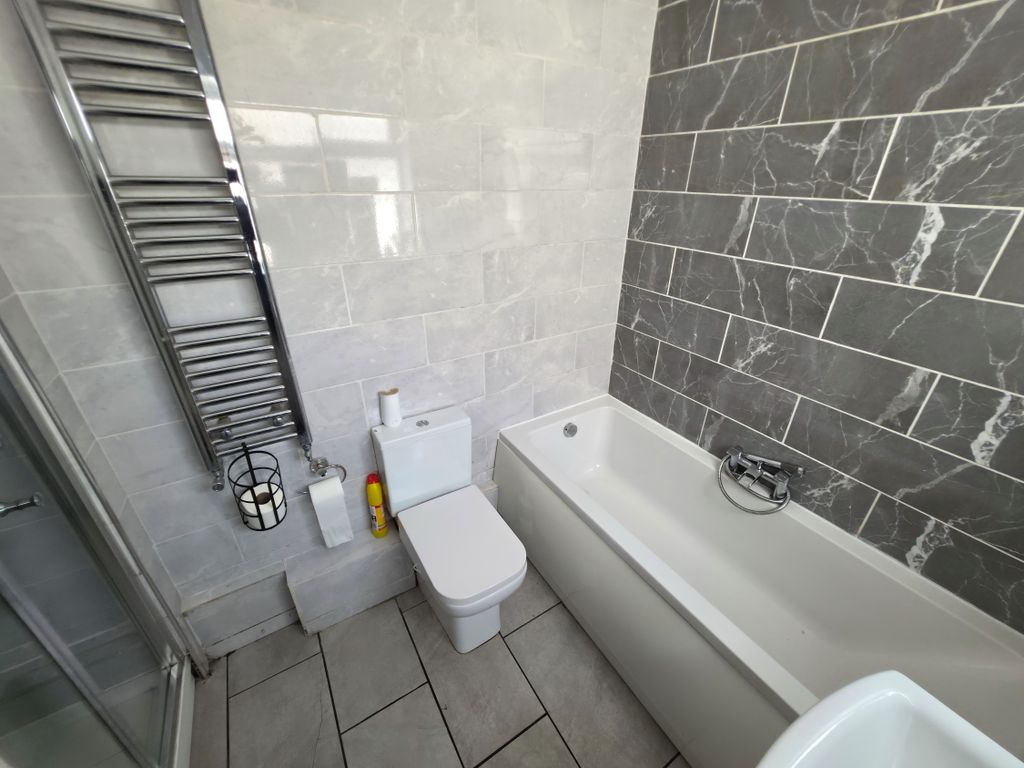 Property photo 3 of 27