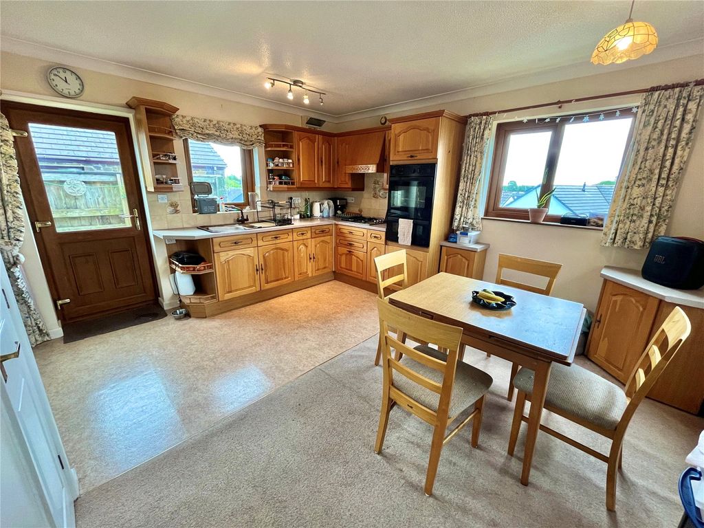 Property photo 2 of 15 Picture No. 04