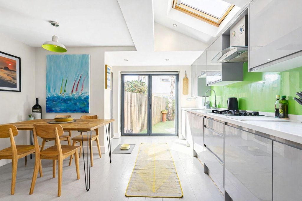 Property photo 3 of 7 Picture No. 13