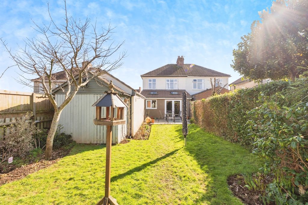 Property photo 2 of 17