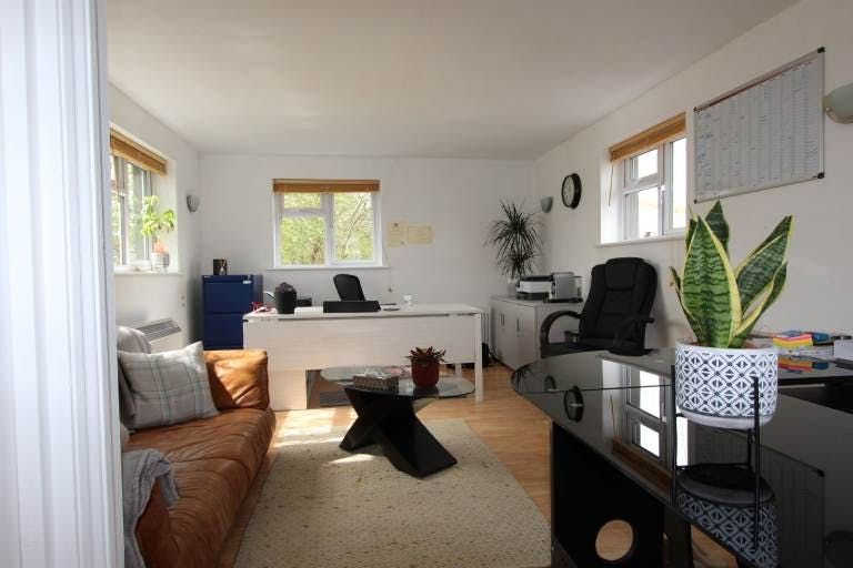Property photo 2 of 8 86.Jpg