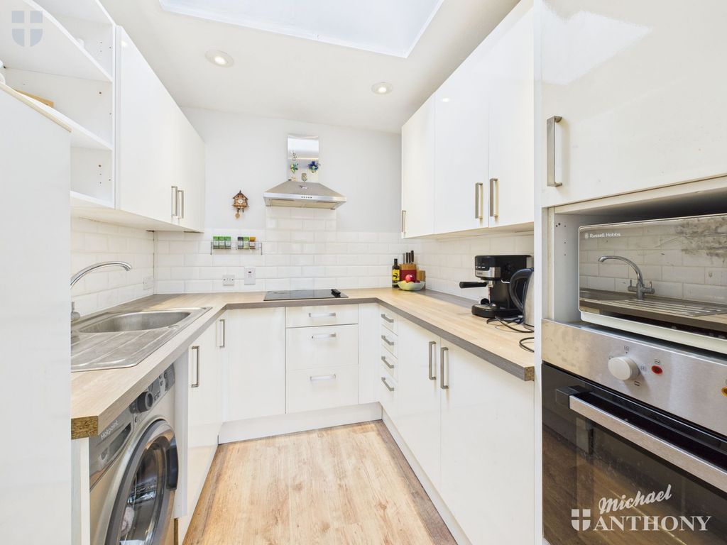 Property photo 3 of 10 10372Cb5776046258c2Bb8cd1ee2d46A_80_Cam03852G0-Pr0531-Still008