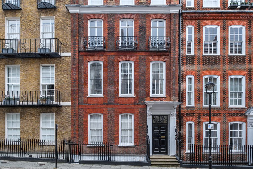 Property photo 2 of 38