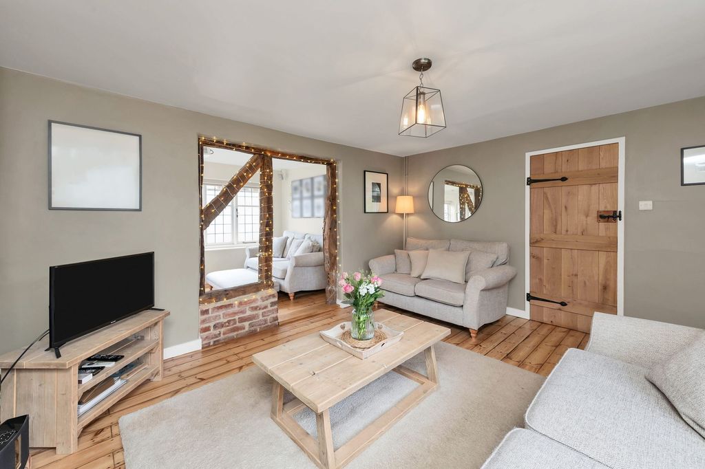 Property photo 3 of 34