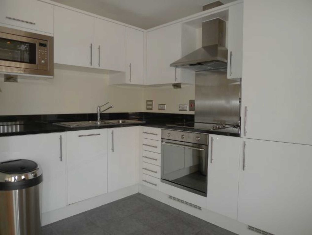 Property photo 3 of 6 Kitchen