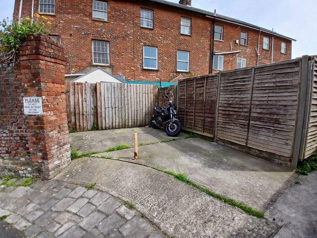 Additional image 8 of 1 bed flat to rentCrocker Street., Newport PO30