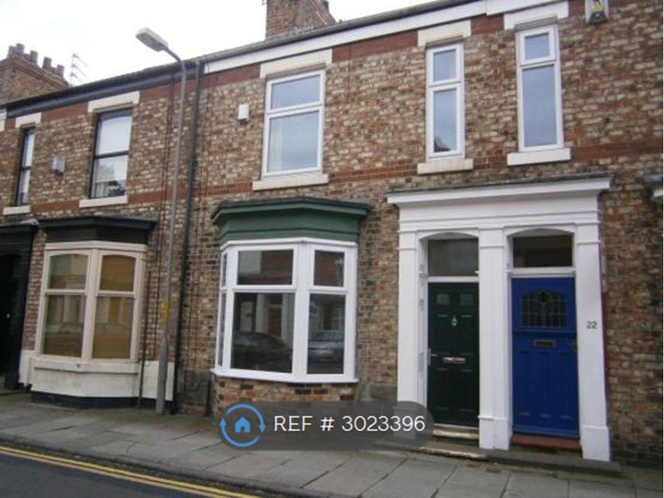 Property photo 3 of 10 Extrior With Composite Front Door