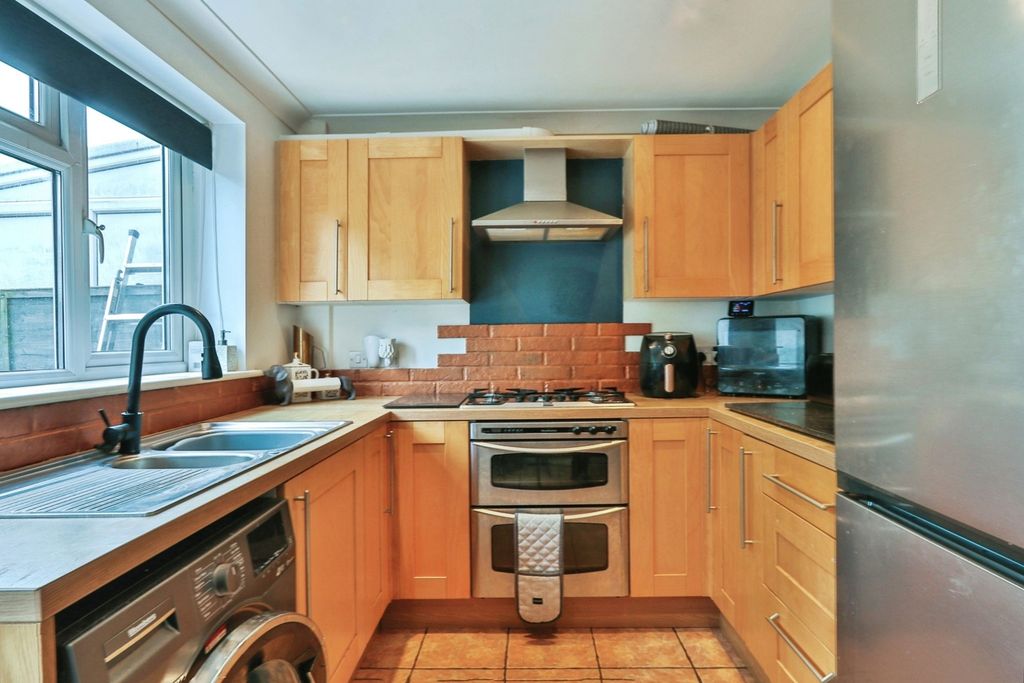 Property photo 2 of 13 Kitchen