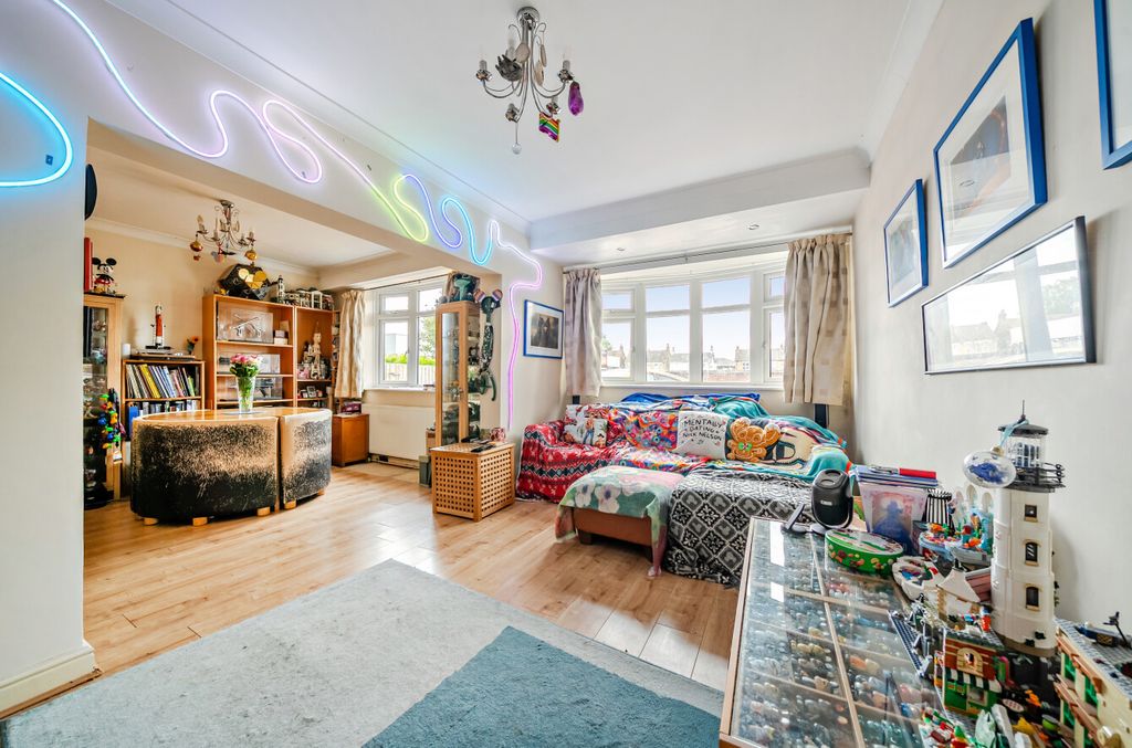 Property photo 2 of 17 1459658-2-6A0729F...