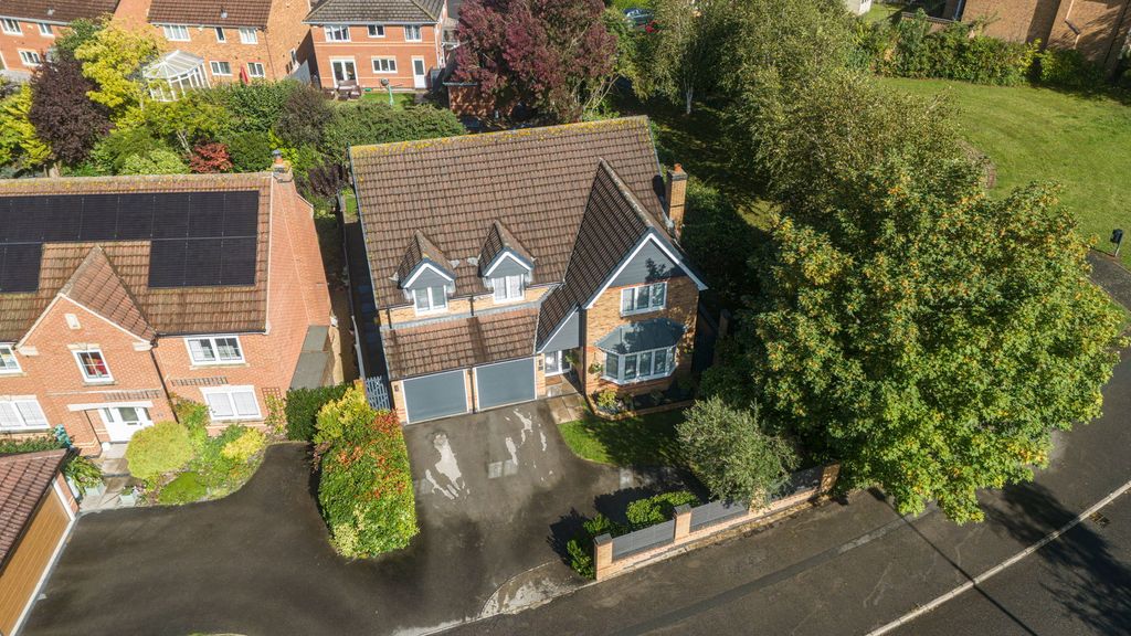 Property photo 1 of 51