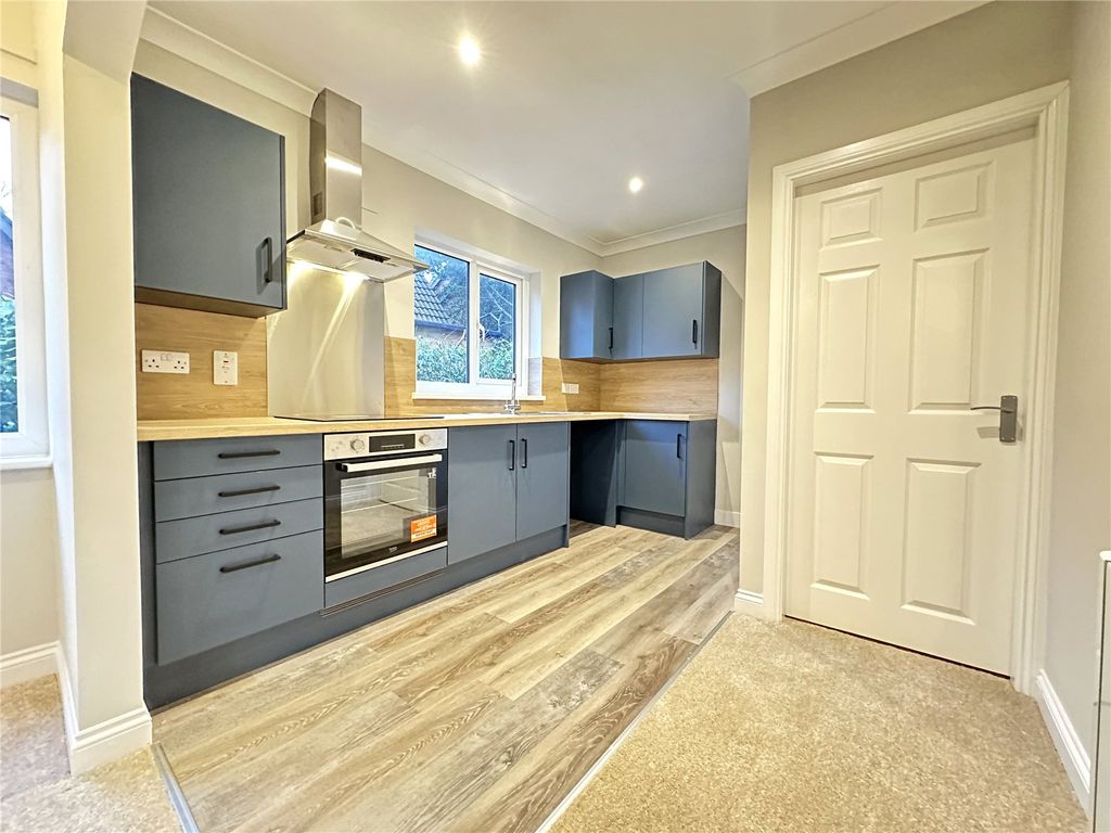 Property photo 2 of 8 Picture No. 06