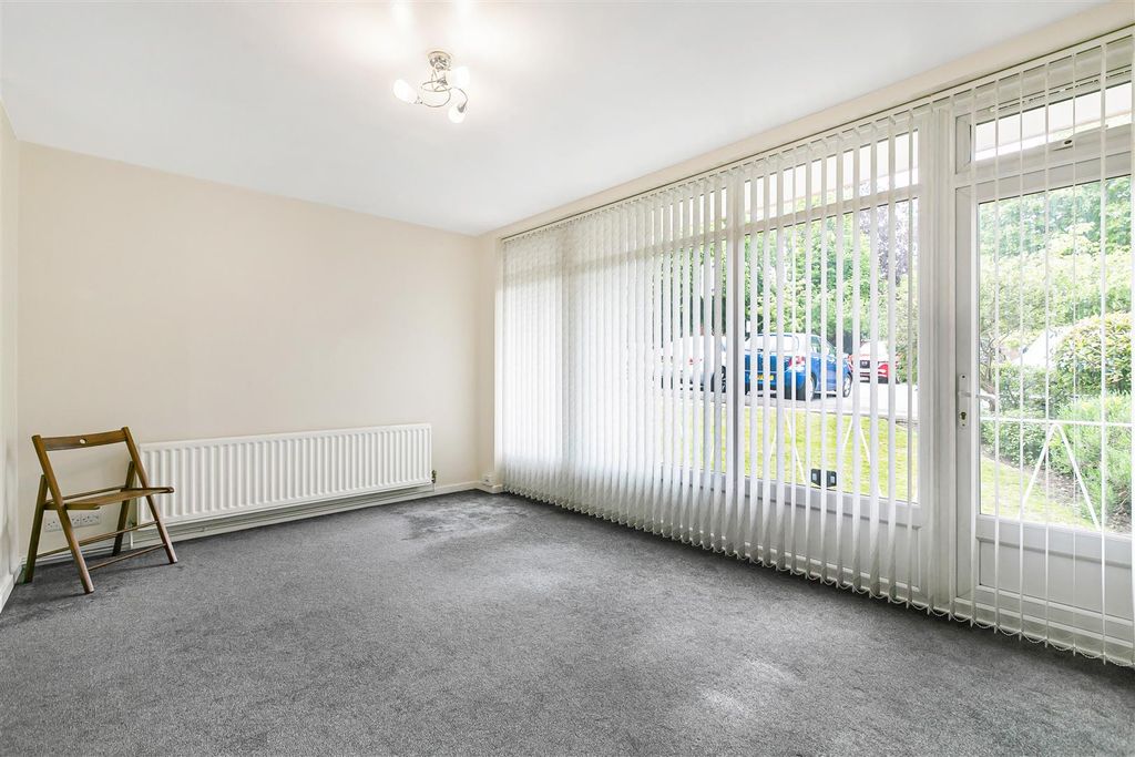Property photo 2 of 10 9_82876.Jpg