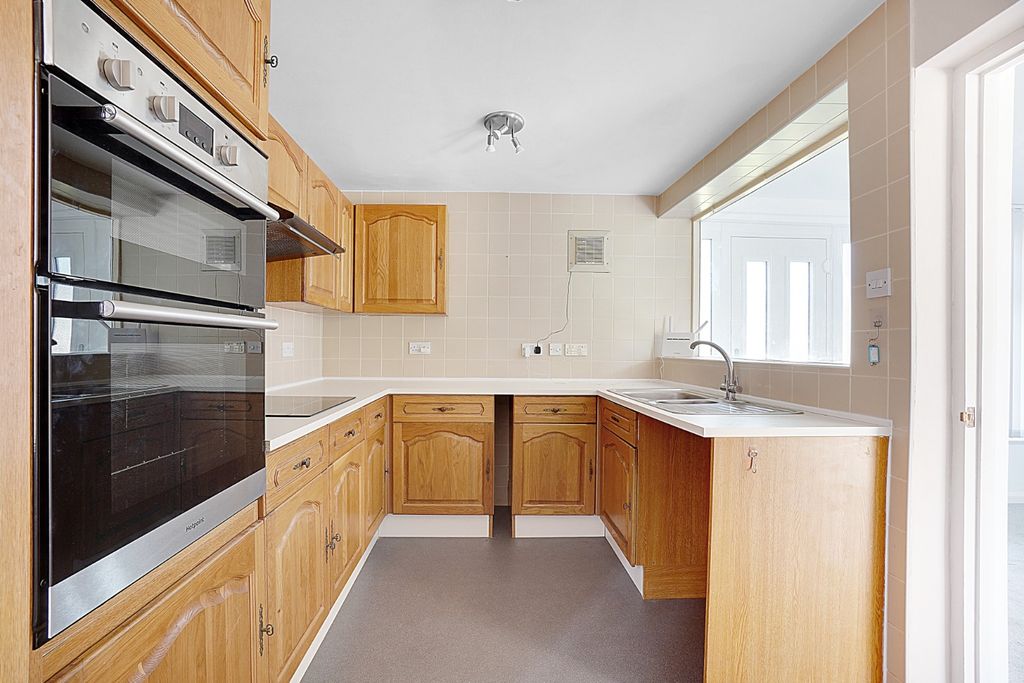 Property photo 2 of 15 4210536