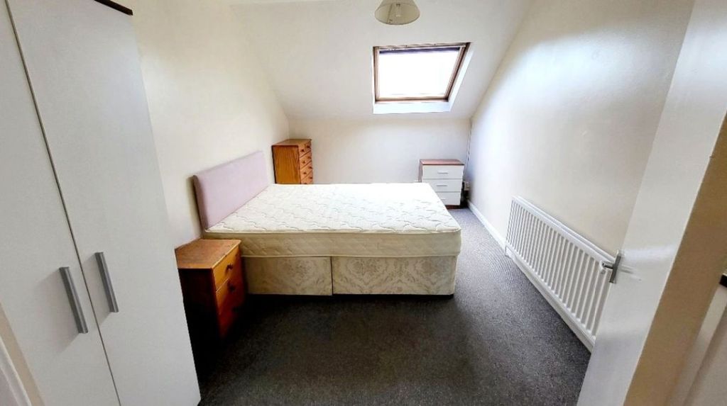 Property photo 3 of 6