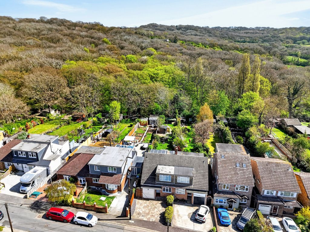 Property photo 2 of 26