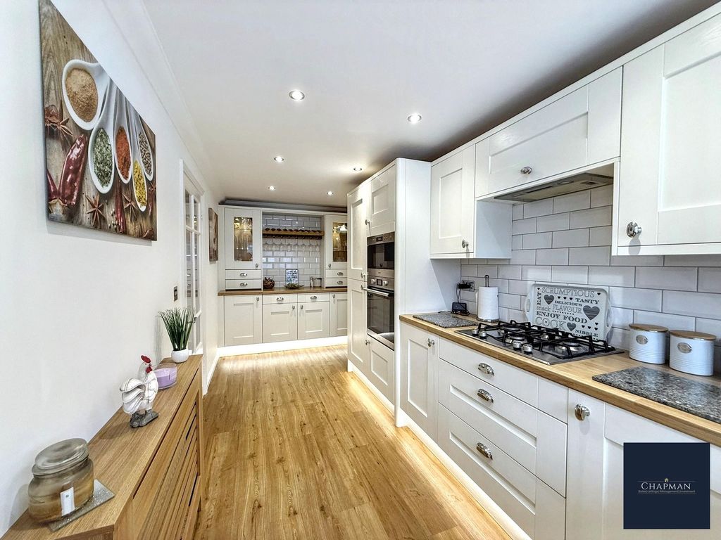 Property photo 3 of 27