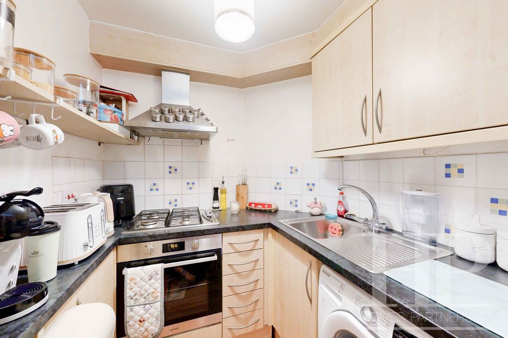 Property photo 3 of 7