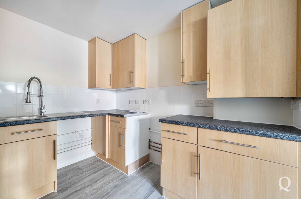 Property photo 3 of 20 7F3A973E-50Fc-459...