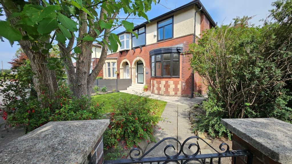 Property photo 2 of 44 2