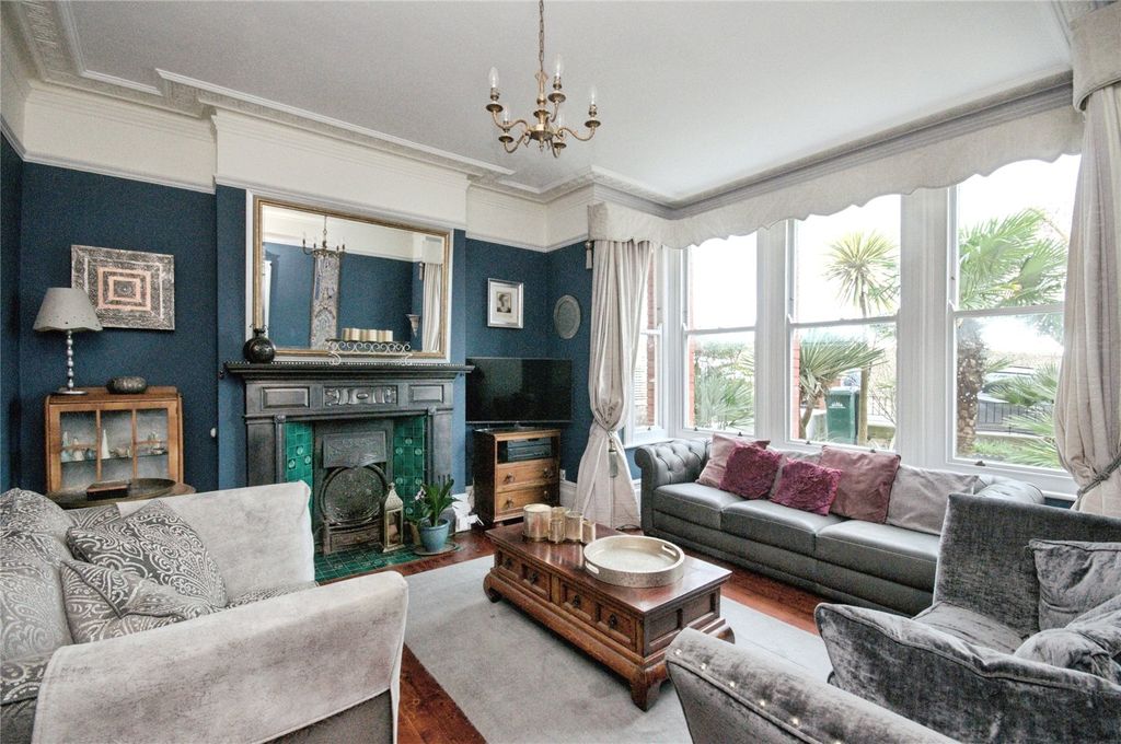 Property photo 2 of 33 Picture No. 57