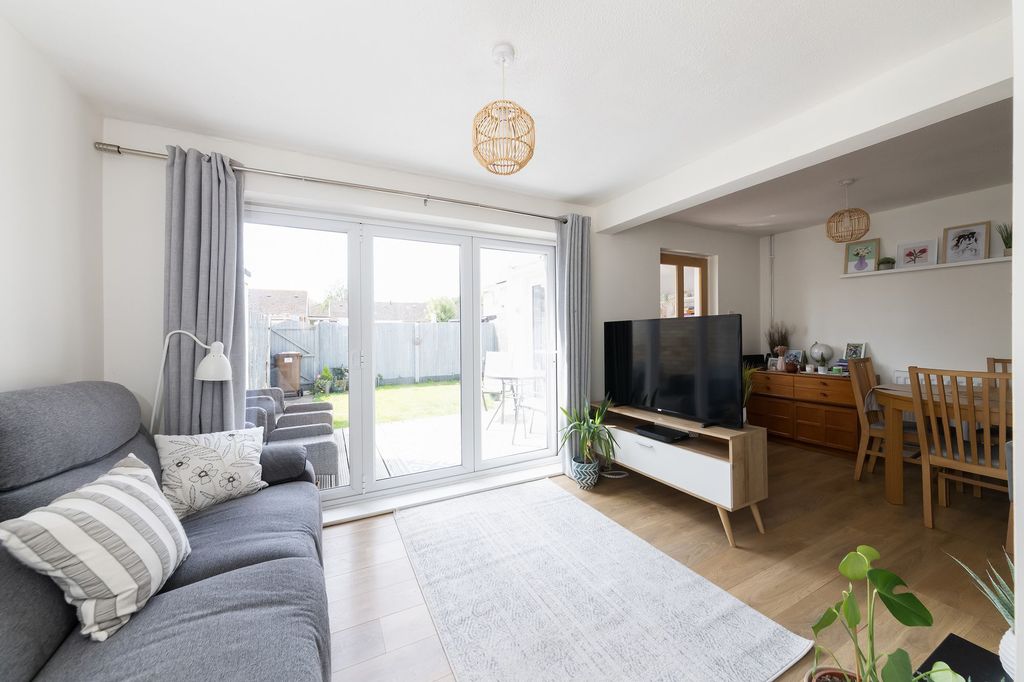 Property photo 2 of 20