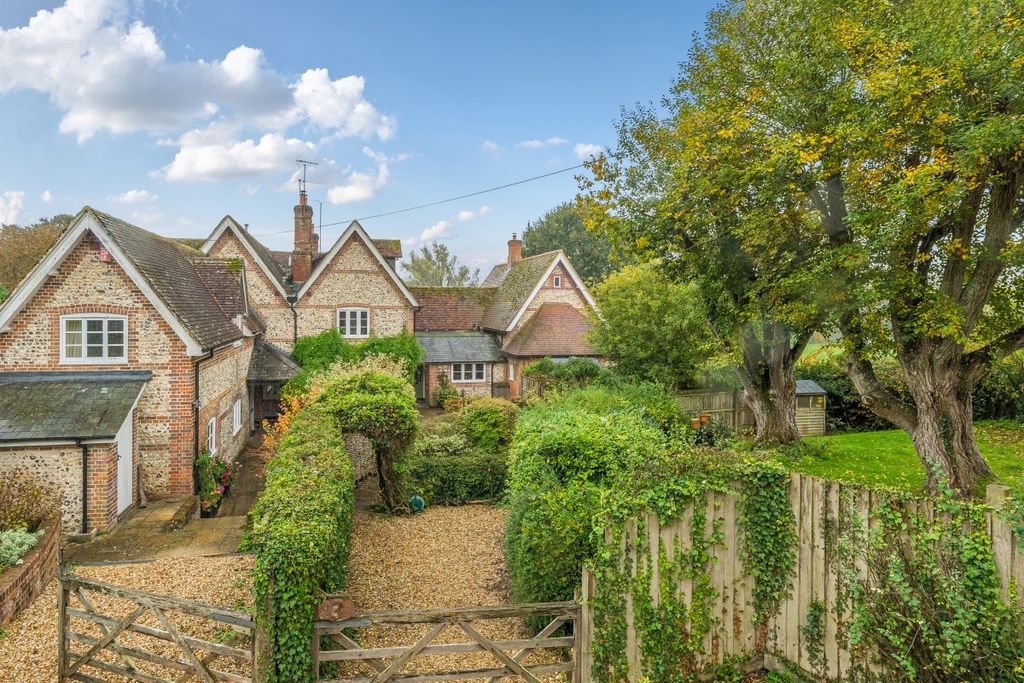 Property photo 1 of 13 External