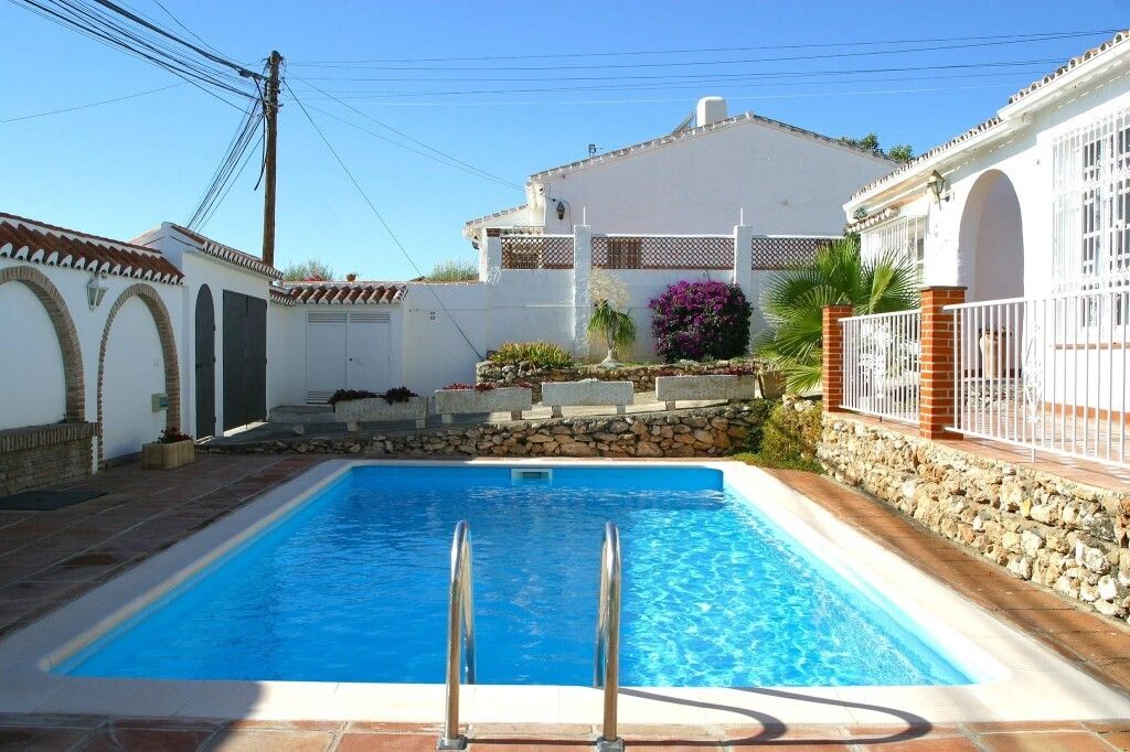 Property photo 2 of 10 Pool