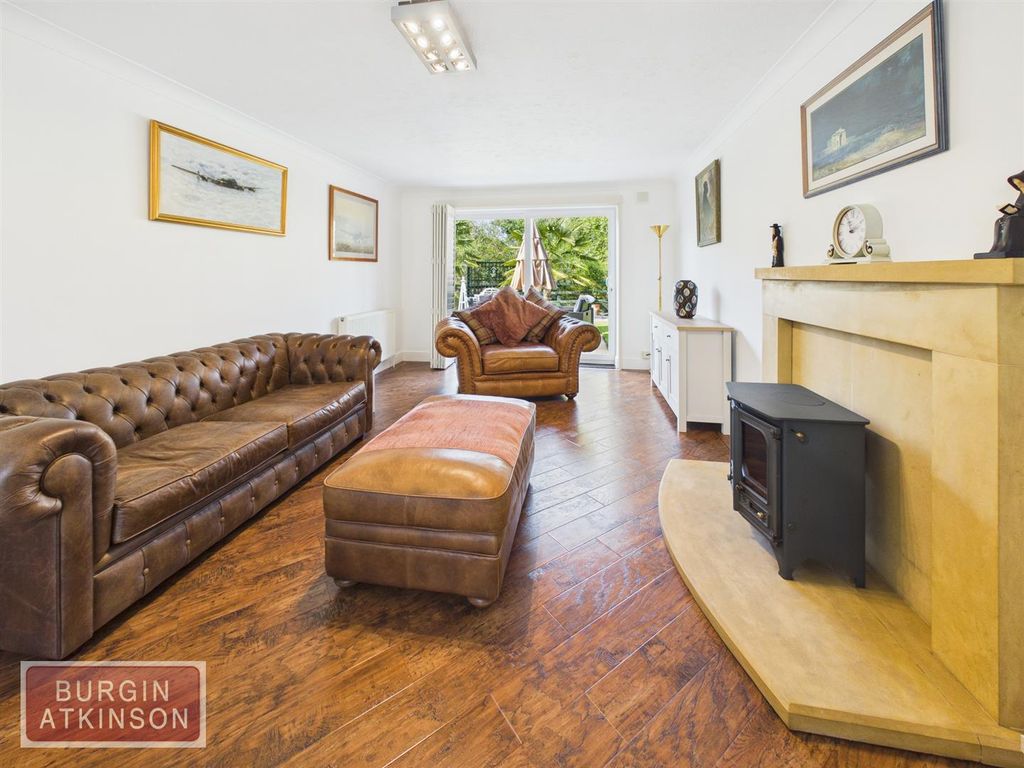 Property photo 2 of 36 Cam01619G0-Pr0198-Still024.Jpg