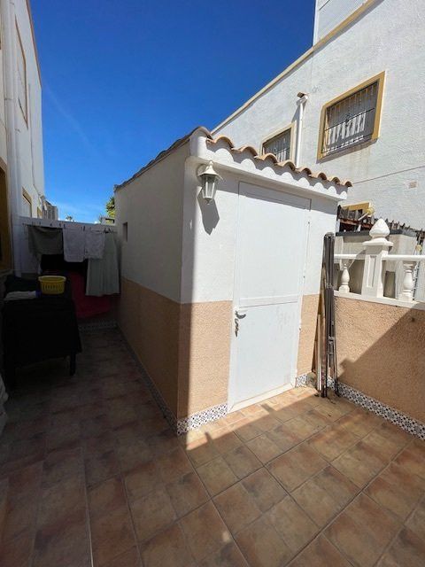 Property photo 2 of 28