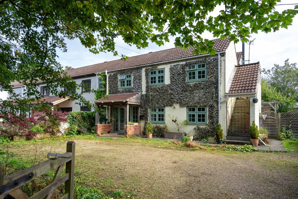 Property photo 1 of 27