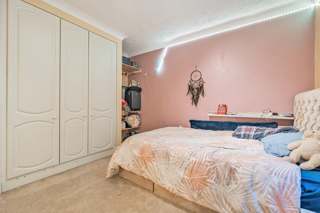 Property photo 2 of 10 Bedroom