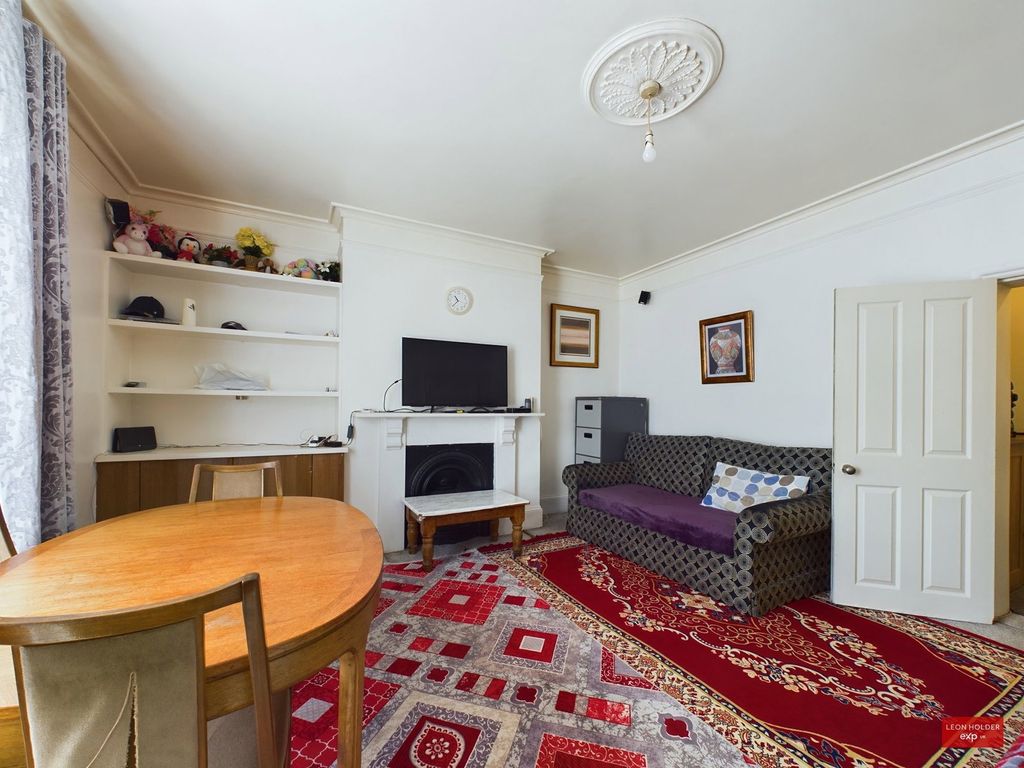 Property photo 3 of 18