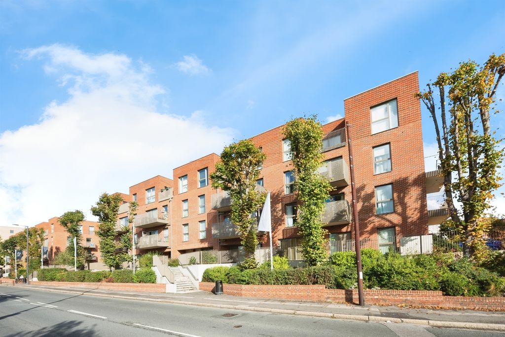 Property photo 1 of 17