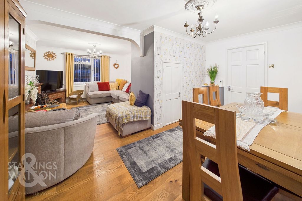 Property photo 2 of 24