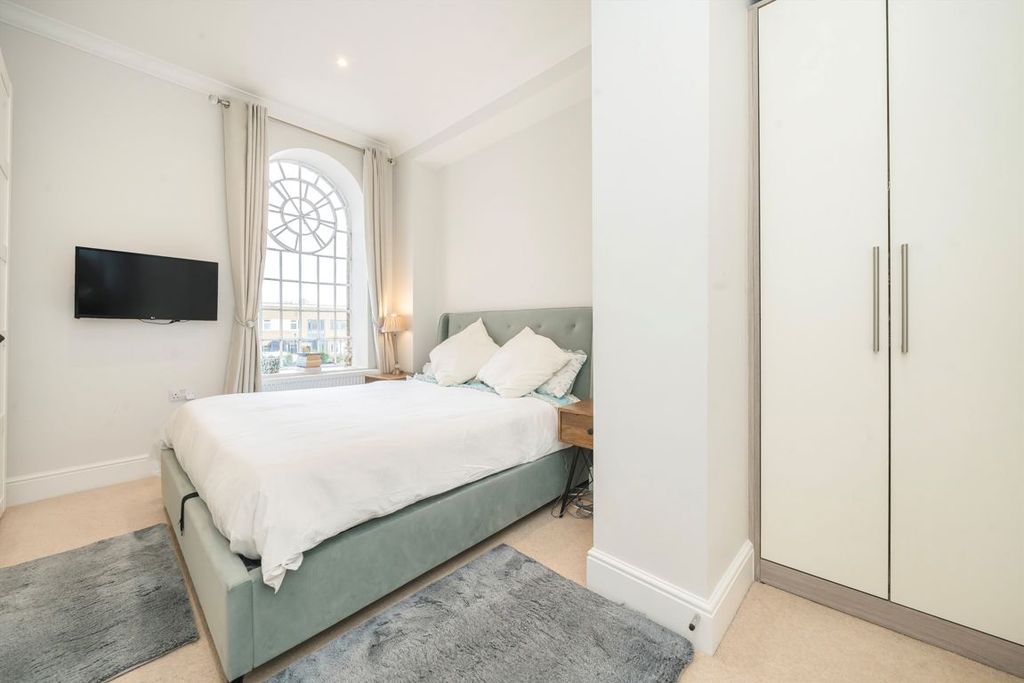 Property photo 3 of 6