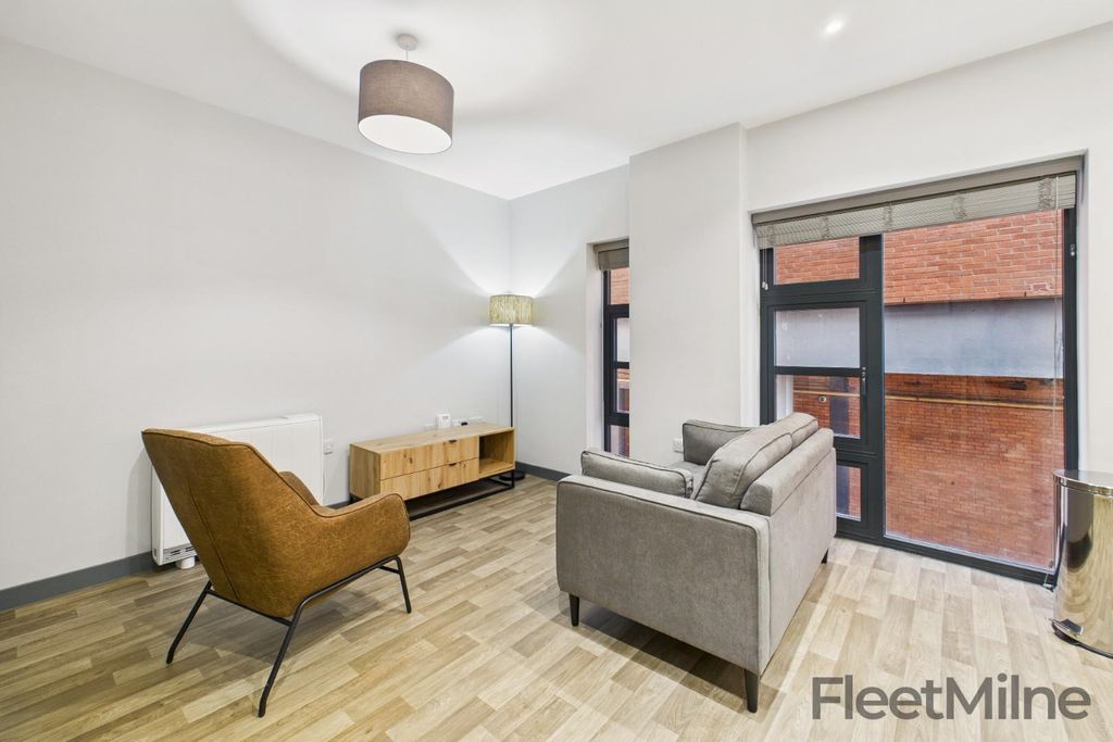 Property photo 2 of 11 Living/Dining Room